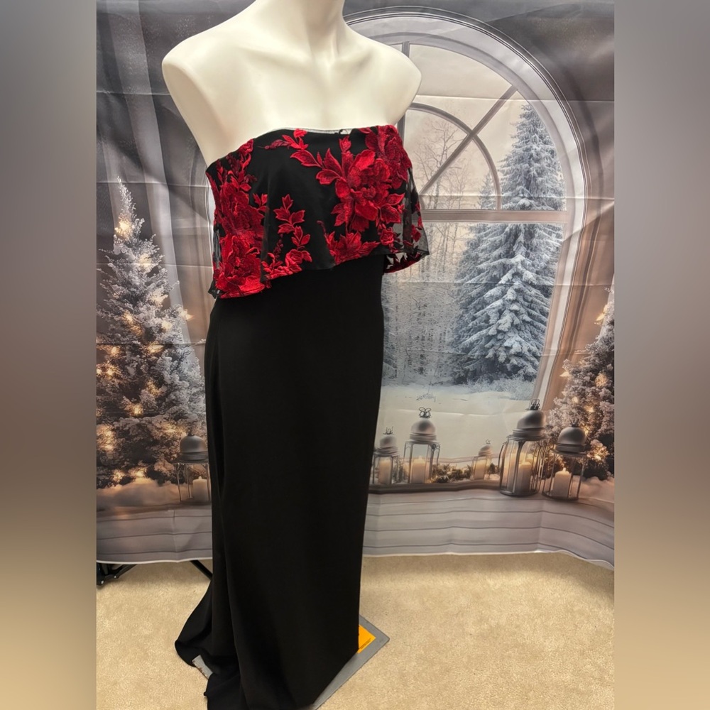 Badgley Mischka Floral Popover Black Gown - Picture 3 of 11